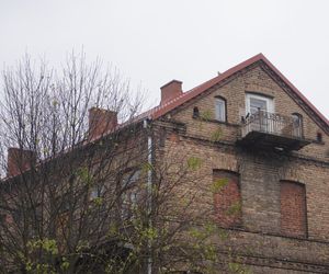 Opuszczona zabytkowa kamienica przy ul. Sienkiewicza w Białymstoku