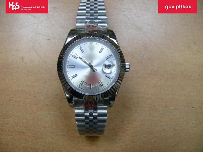 Podrabiane zegarki przyjechały w paczce z Chin