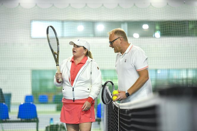 Katarzyna Niezgoda i ukochany rozgrzali kort! Spódniczka kusa, za to mimika "na bogato"