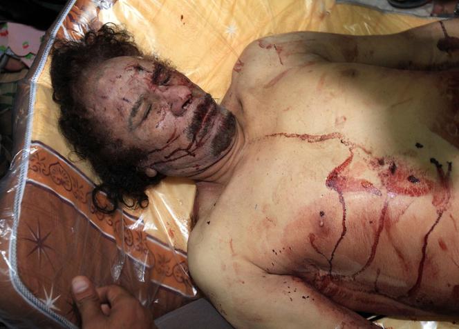 Zdjęcie martwego Kaddafiego