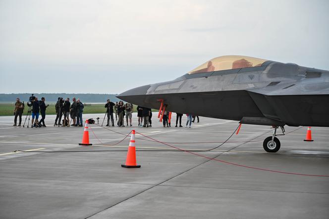 Łódzkie. Już 12 myśliwców F-22 Raptor stacjonuje w Łasku!