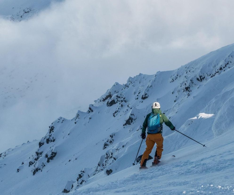 Zima 2025 coraz bliżej w Tatrach! Szlaki śliskie, jeziora zamarzają, schroniska zamknięte