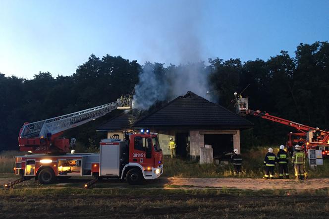 Trwa ustalanie przyczyny pożaru domu w budowie we Włoszakowicach