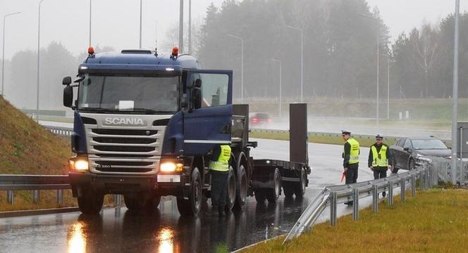 Wzmożone kontrole ITD na Mazowszu. Inspektorzy zbadali ponad 200 pojazdów i trzeźwość kierowców