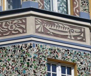 Sgraffito – sztuka w tynku, która opowiada historie na ścianach