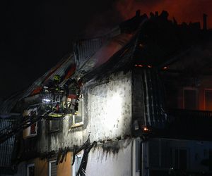 Pożar bloku w Ząbkach. Przerażające zdjęcia z miejsca tragedii