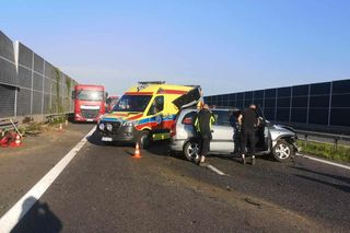 Paraliż na autostradzie A4! Samochód uderzył w bariery w Bielczy. Korek w kierunku Tarnowa!