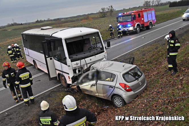 34-letnia kobieta zginęła w zderzeniu z autobusem