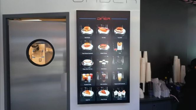 Książulo odwiedził restaurację Elona Muska. Tyle zapłacił za zamówienie. Dużo?
