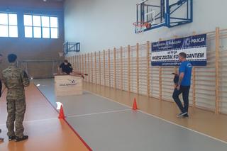 Dwaj uczniowie zasiądą w fotelach szefów policji w Rawiczu