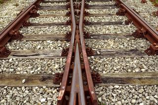 Tragedia w Wawrze: Mężczyzna zginął pod pociągiem!