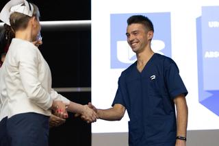 Nowe i młode pielęgniarki. Czepkowanie na Uniwersytecie Rzeszowskim [GALERIA]