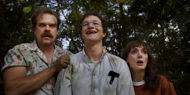 Netflix. Stranger things 3: Szeryf Jim Hopper (David Harbour), Joyce Byers (Winona Ryder )