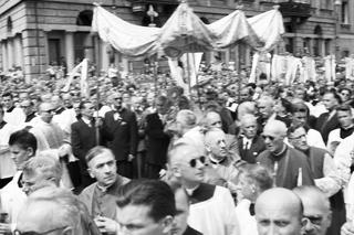 Tak kiedyś w Polsce obchodzono Boże Ciało [GALERIA]