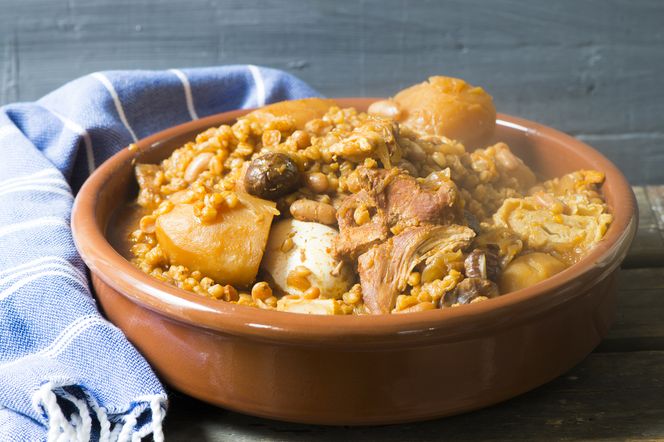 Czulent: przepis na tradycyjne danie kuchni żydowskiej