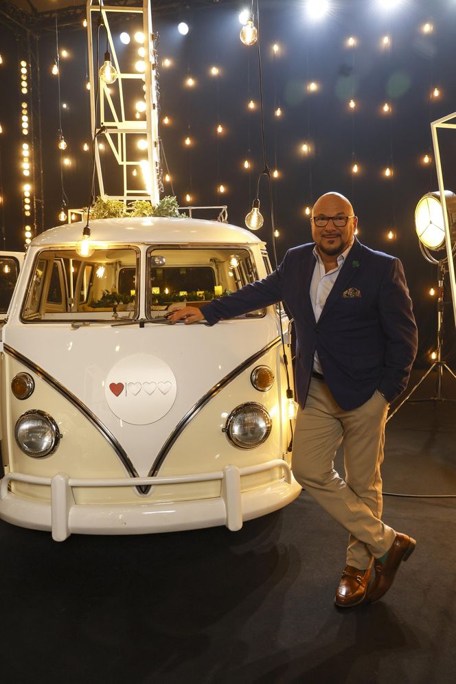 Randka w ciemno. Fenomen miłości zza parawanu