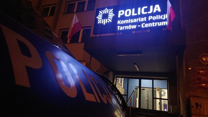Randka w Tarnowie zakończyła się interwencją policji! Nastolatka znaleziona na dworcu