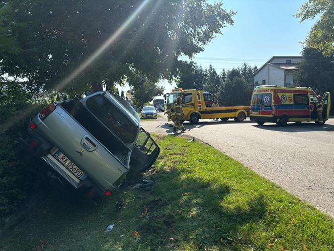 Wypadek w Siedliskach. Zderzenie osobówki i autolawety!