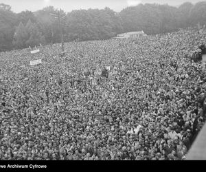 QUIZ PRL. Polska w latach 80. Solidarność, muzyka i życie codzienne. 15/15 tylko dla mistrzów! 