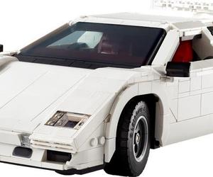 LEGO Icons 2024 Lamborghini Countach