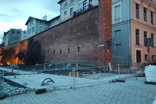 Mocne słowa ekspertki w sprawie toruńskich murów: Wstawiono je do wanny