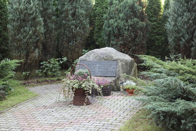 Obelisk upamiętniający ofiary NKWD