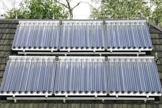 Panele słoneczne – koszt eksploatacji. Czy opłaca się je montować? 