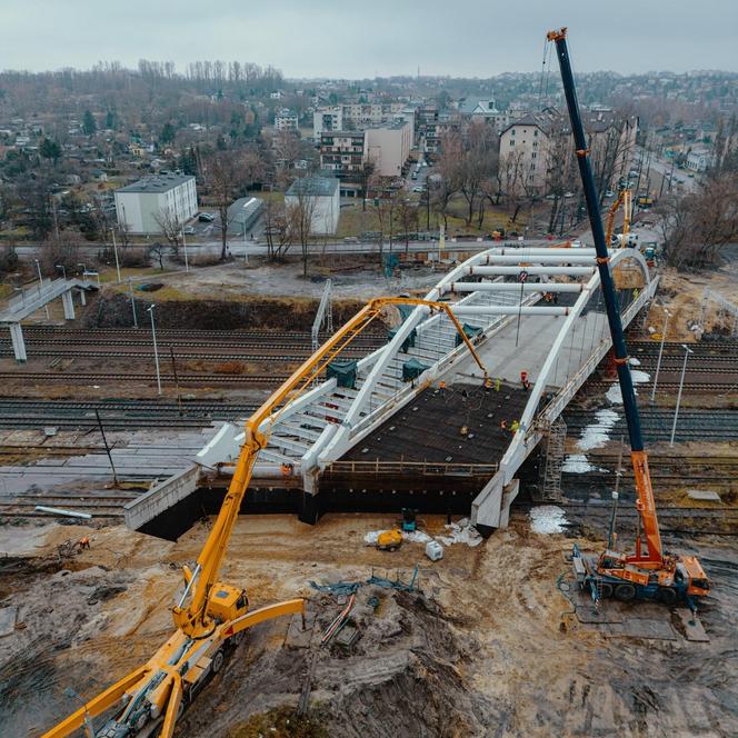 Budowa wiaduktu nad linia kolejową w Sosnowcu