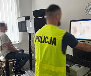 Nożownik z Zawiercia złapany, kiedy spał z siekierą. Wcześniej zaatakował nożem