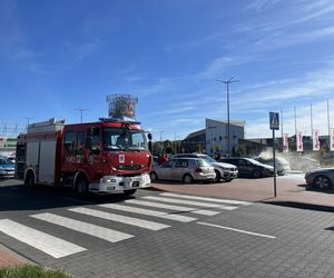 Pożar BMW pod Atrium Copernicus w Toruniu