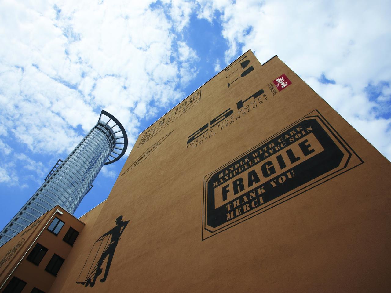 Nietypowe hotele na świecie. Hotel 25 Hours z akcentami Levi Strauss