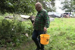 Rolnicy. Podlasie. Gienek i Sławek z wizytą u Maćka z Kundzicz