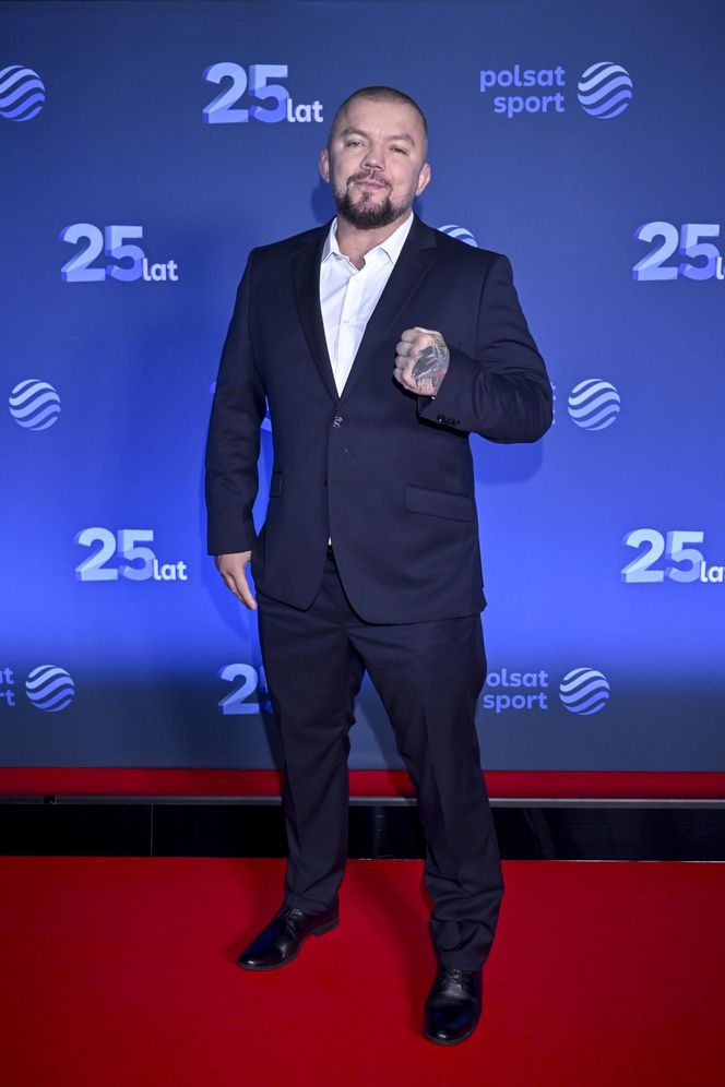 Chuda jak przecinek i olśniewająca! Szostak bryluje na gali