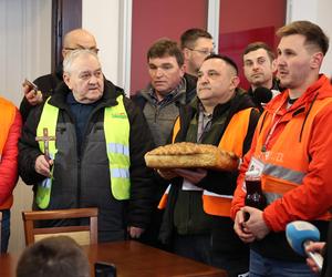 Protest rolników 20 marca przed Lubelskim Urzędem Wojewódzkim w Lublinie