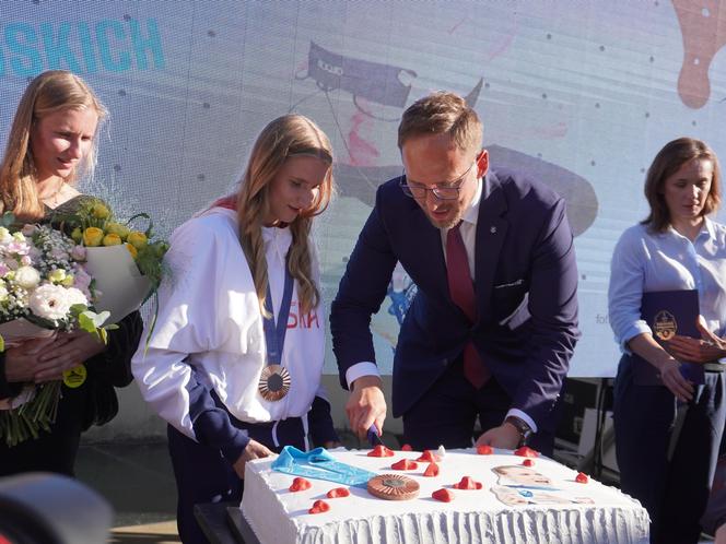 Tak mieszkańcy Tarnowa powitali Aleksandrę Kałucką, brązową medalistkę Igrzysk Olimpijskich w Paryżu!