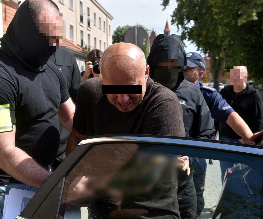 Wjechał na chodnik i próbował rozjechać pieszych. Areszt dla Zbigniewa W. przedłużony! Taranował ludzi celowo?