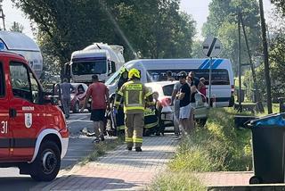 Miedźno: Karambol na ul. Częstochowskiej! Zderzenie aut osobowych, busa i ciężarówki