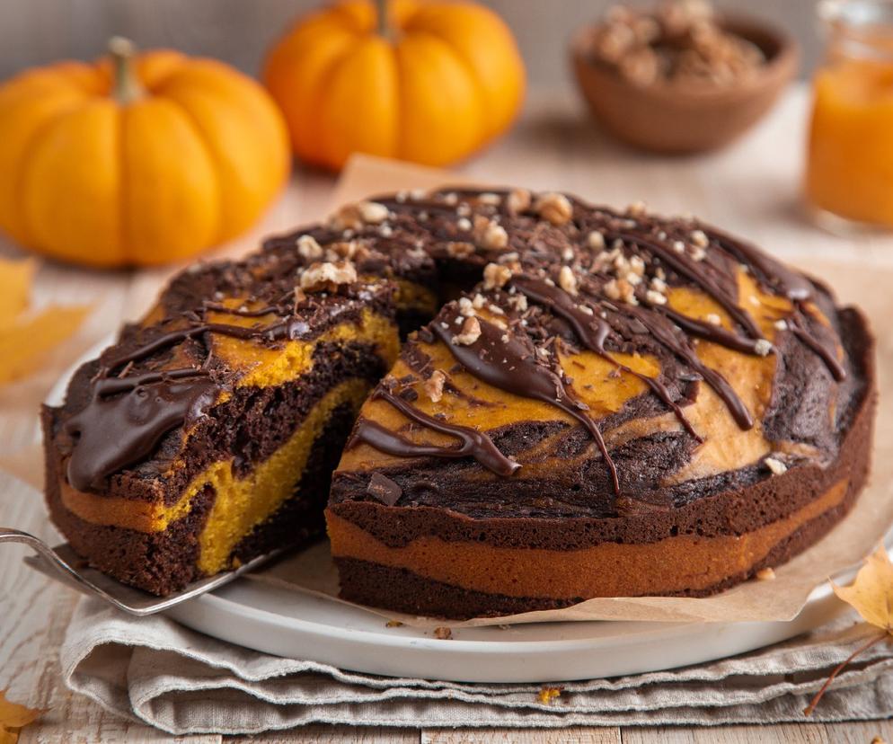 Ciasto dyniowo-czekoladowe - zrobisz je w kilkanaście minut