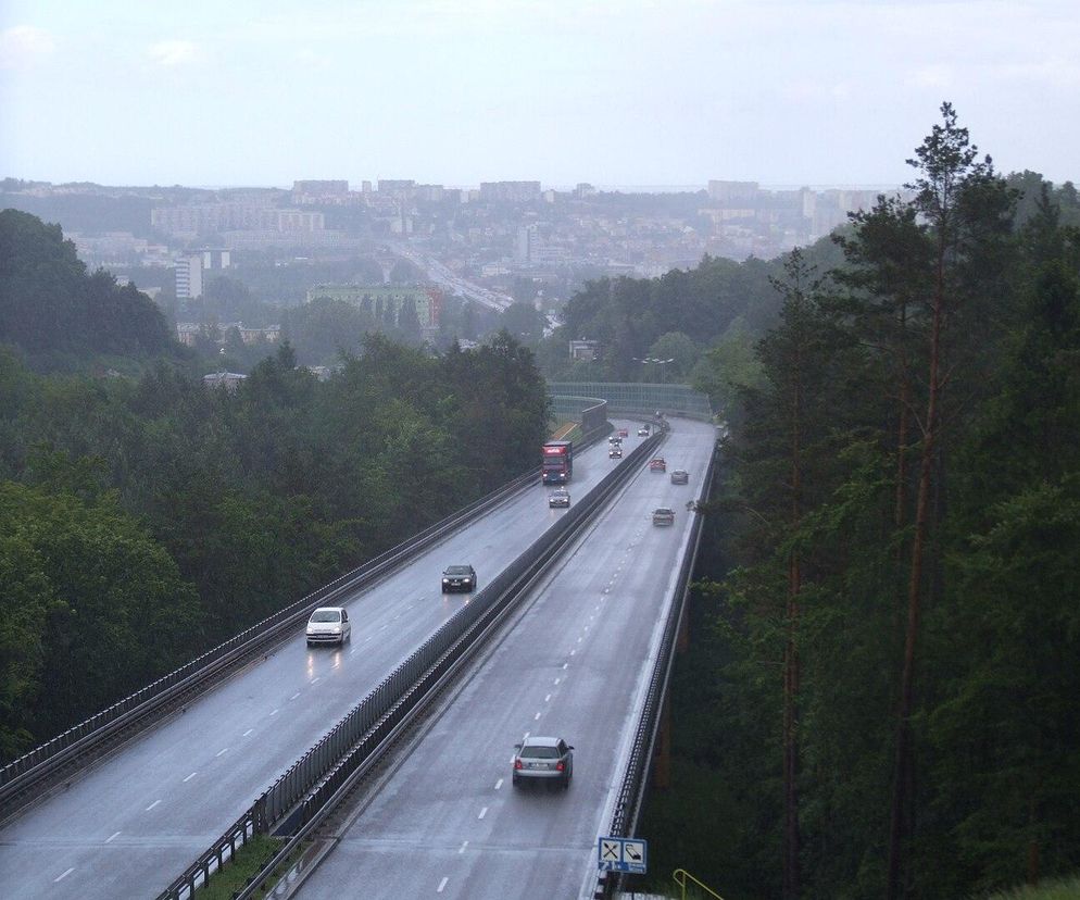 Duże zmiany na Estakazieą Kwiatkowskiego. Od środy zakaz wstępu dla tych pojazdów