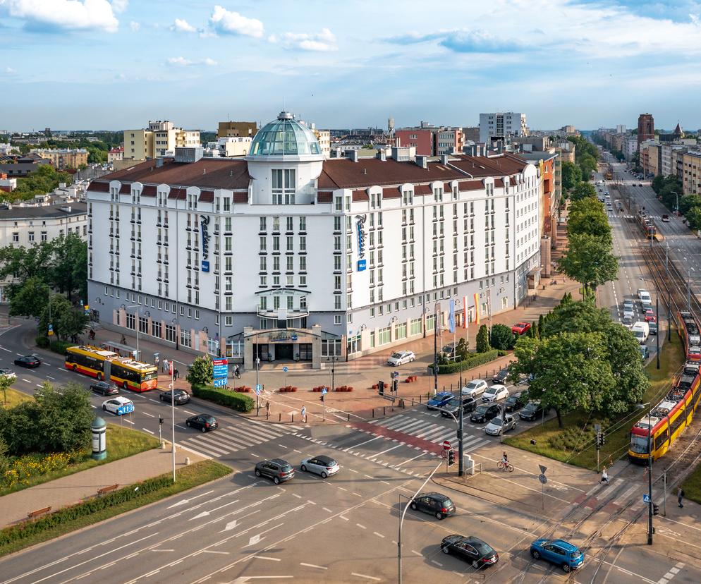 Biały Sobieski: zakończyła się modernizacja hotelu Radisson Blu Sobieski na placu Zawiszy