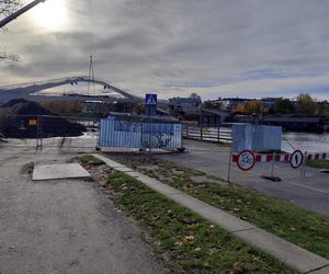 Kładka nad Wisłą nabiera kształtu! Zobacz, jak wygląda wielki sinus na nowej przeprawie