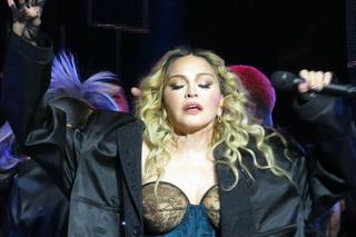 Madonna pokazała się topless. Uwagę przykuł jej domniemany nowy partner!