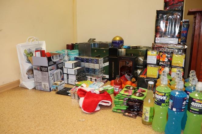 Kradli zdrapki, jedzenie i BAJECZNIE drogi alkohol. W końcu wpadli [ZDJĘCIA]