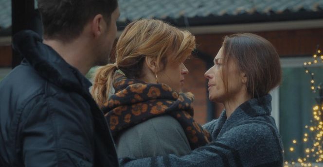 	M jak miłość odc. 1853. Kama (Michalina Sosna), Martyna (Magdalena Turczeniewicz), Marcin (Mikołaj Roznerski)