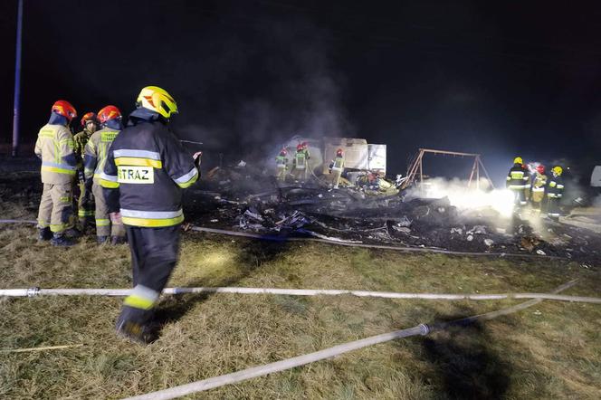 Tragiczny pożar pod Bydgoszczą! W zgliszczach znaleziono ciało kobiety [ZDJĘCIA] 