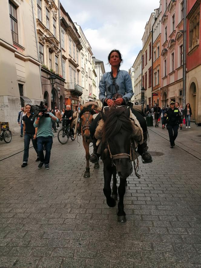 Mongolska strzała pokoju trafiła do Krakowa.