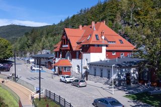 Szklarska Poręba Górna to najlepszy mały dworzec turystyczny na świecie. Tytuł przyznano w prestiżowym konkursie TopRail Tourist-Friendly Awards