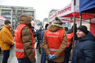 Caritas w Kielcach pomaga przed świętami. Będą paczki, plecak dla bezdomnego i wigilia