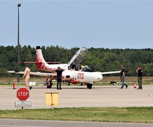 100 Lat Szkoły Orląt: Piknik Lotniczy. Od TS-11 Iskra aż po F-16 Jastrząb