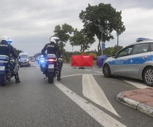 Śmiertelny wypadek pod Otwockiem. Motocyklista wjechał w przyczepkę samochodową. Zginął na miejscu